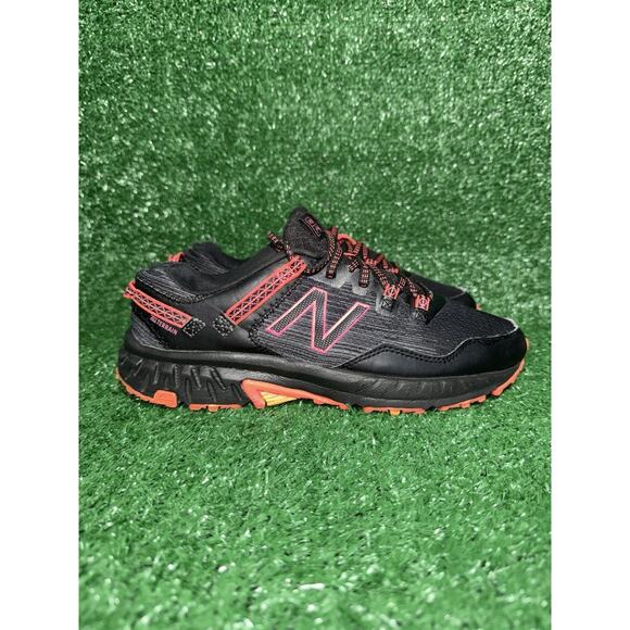 New Balance 410v6 Trail Shoe Women Size 8 Black Pink All Terrain Running Trainer - Picture 1 of 9